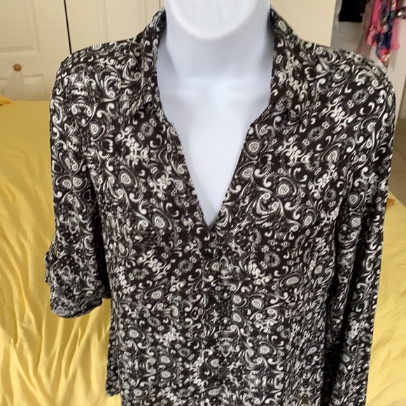 Express Tops - Black and white express small blouse  slim fit